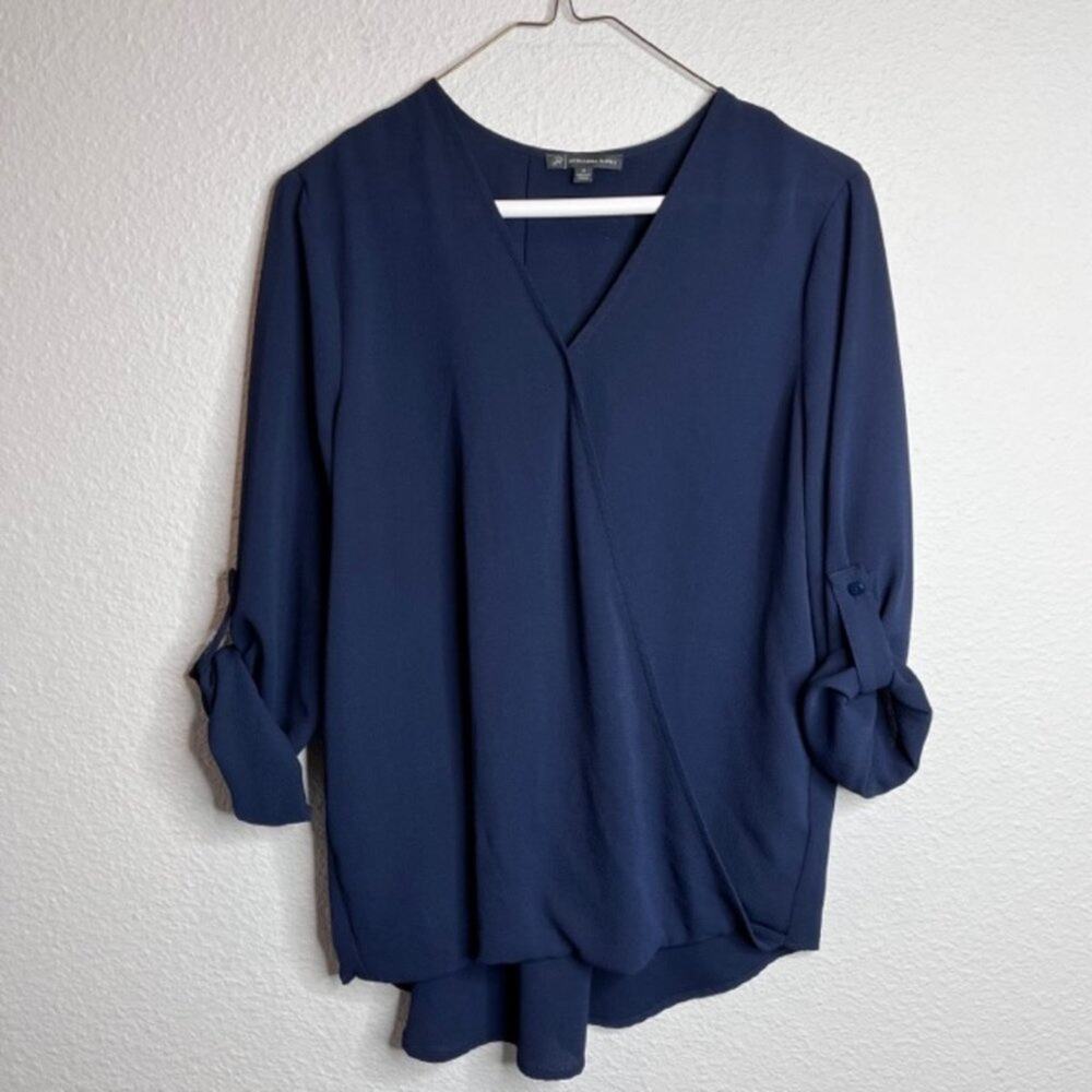Adrianna Papell Faux Wrap Hi-Low Crepe Blouse w/Pleated Back Navy Sz Small